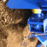 Wie die Meyer Bau GmbH mit einer Bagger Grabenfräse das Glasfasernetz revolutionierte – ein Praxisbericht Wie die Meyer Bau GmbH mit einer Bagger Grabenfräse das Glasfasernetz revolutionierte – ein Praxisbericht