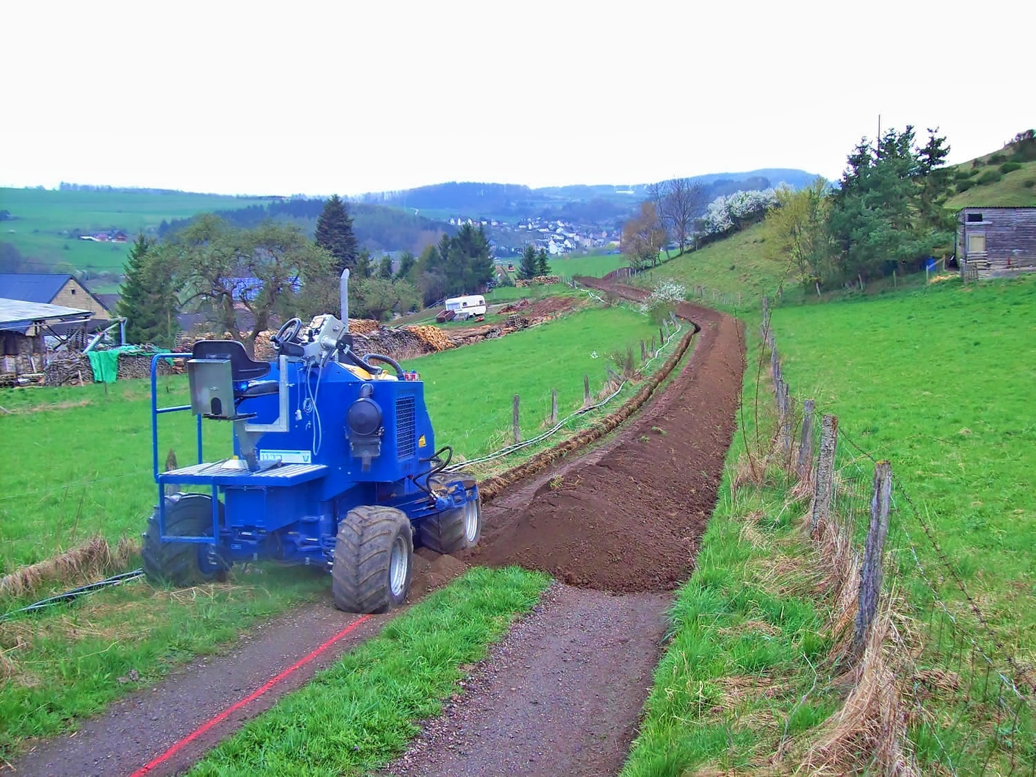 Welche Vorteile bieten Grabenfräsen für Bagger im Tiefbau?